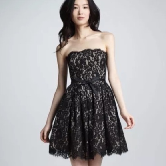 Robert Rodriguez Dresses & Skirts - Robert Rodriguez Lace Strapless Cocktail Dress